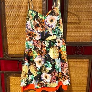 Women”s sexy Sassy Floral Dress Small